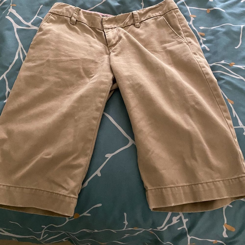 BEIGE AMERICAN EAGLE LADIES SHORTS